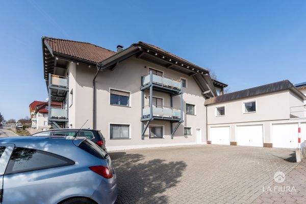 Ansicht Ost und Garagen