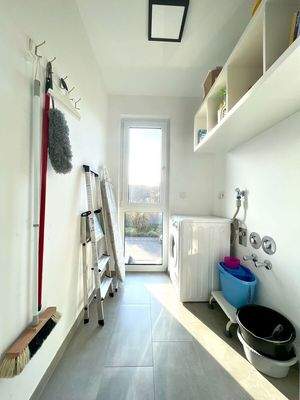 Kammer mit Waschmaschine