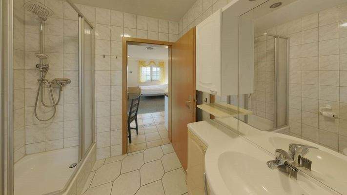 Einliegerwohnung 1 - Bad