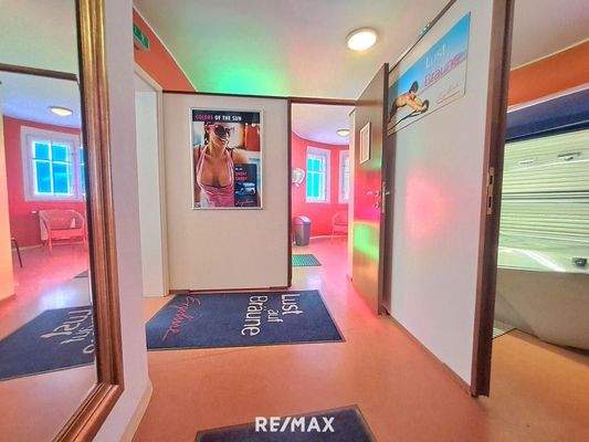 23_Bräunungs- und Beautystudio mit 6 Kabinen