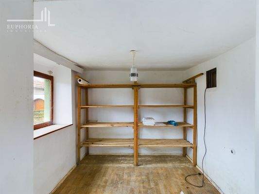 CAM03352G0-PR0039-STILL003