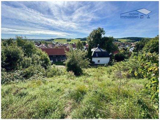 Thronen Sie über dem Ort