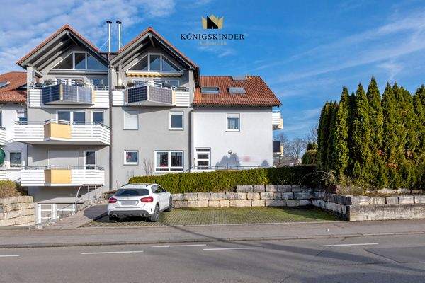 Außenansicht& Stellplätze