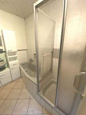 Dusch- und Wannenbad