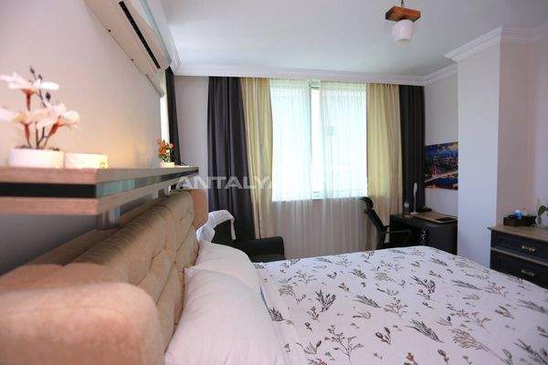 3-Bedroom Flat with Separate Kitchen in Antalya Muratpaşa