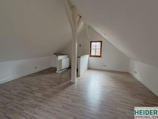 5725 Studio im Spitzboden