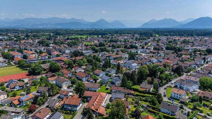 Blick über Kolbermoor ins Inntal