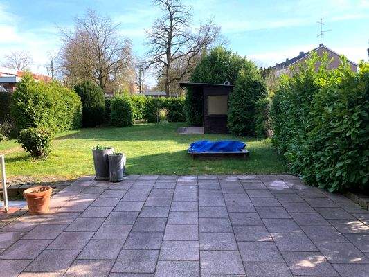 Blick in den Garten nach Süden