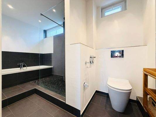 Vollbad mit Doppelwaschbecken