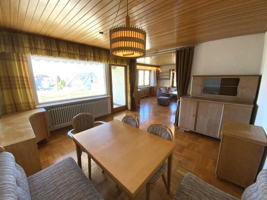 Esszimmer mit Zugang Terrasse
