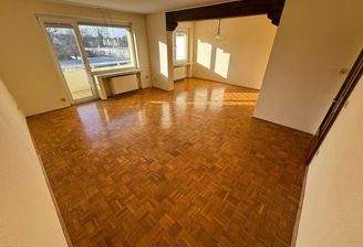 Wohnzimmer – hell, freundlich