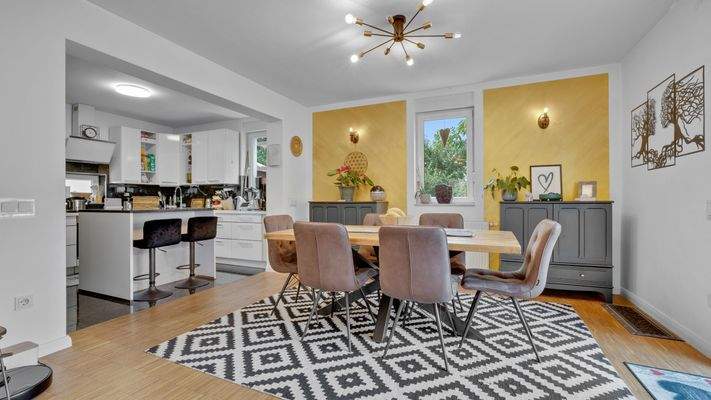 Esszimmer / Küche EG