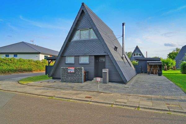 Zeltdachhaus in Strandnähe