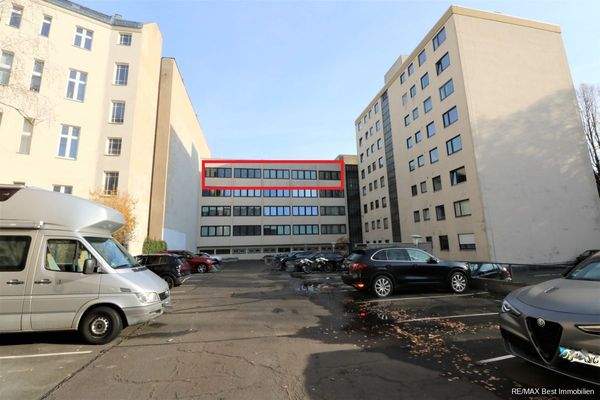 Parkdeck + Rückansicht