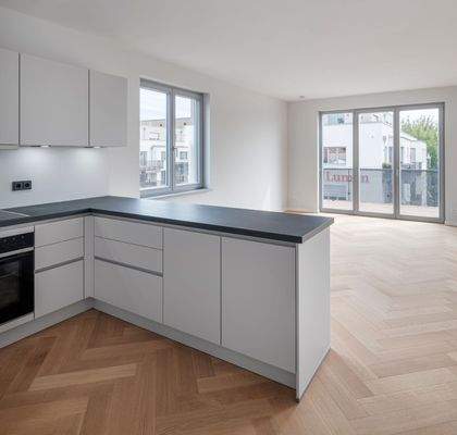 Moderne Wohnung mit Balkon