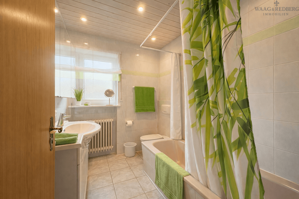 Badezimmer im Erdgeschoss