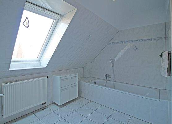 Vollbad im Dachgeschoss