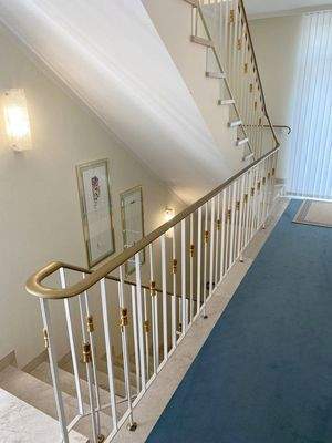 Blick Treppen im 1.OG