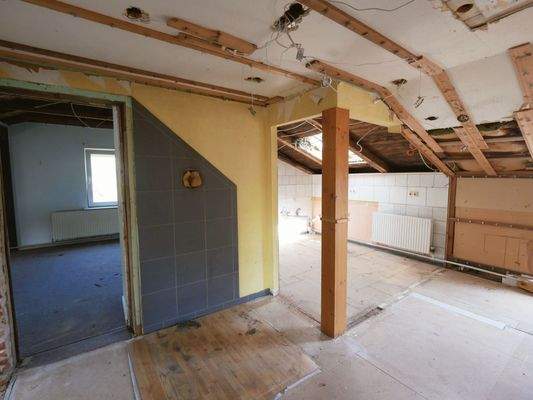 Dachgeschoss - Küchenbereich mit Übergang zu den Zimmern