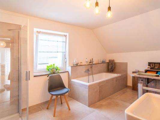 Bad Einfamilienhaus Großpösna