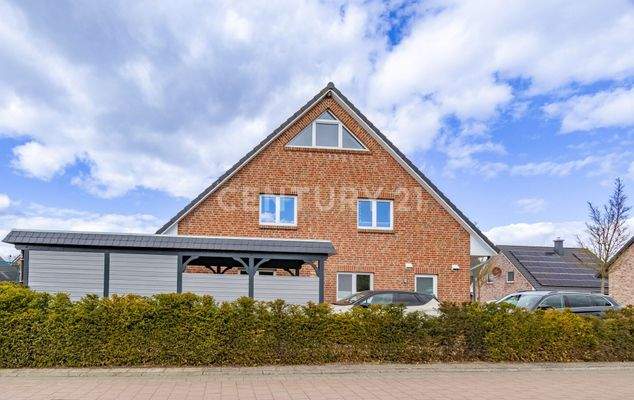 Carport mit Schuppen