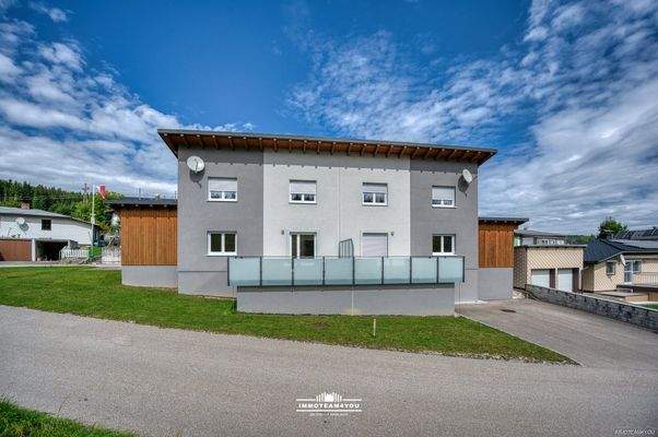 Blick auf das Doppelhaus mit Terrasse DSC_4199