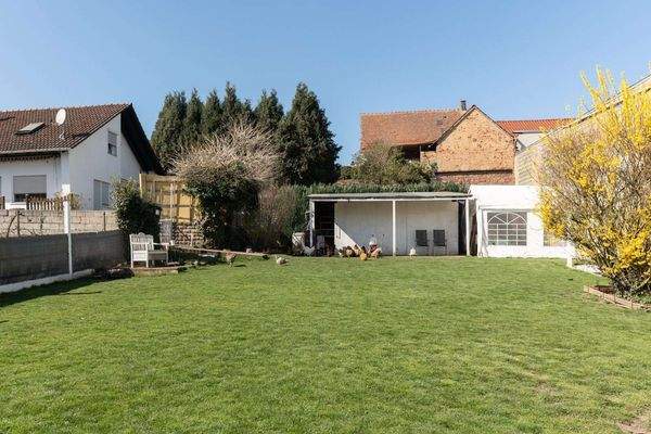 Grundstück hinter dem Haus