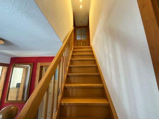 Treppe ins Obergeschoss