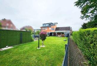 Rückansicht mit Garten EG