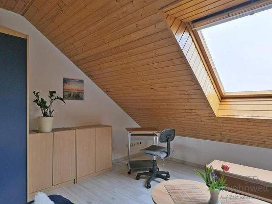 Blick zum Kleiderschrank