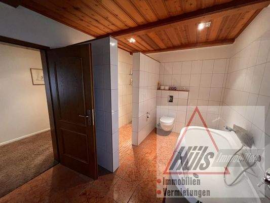 Badezimmer Hauptwohnung