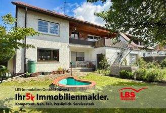Wohnhaus mit traumhaften Garten