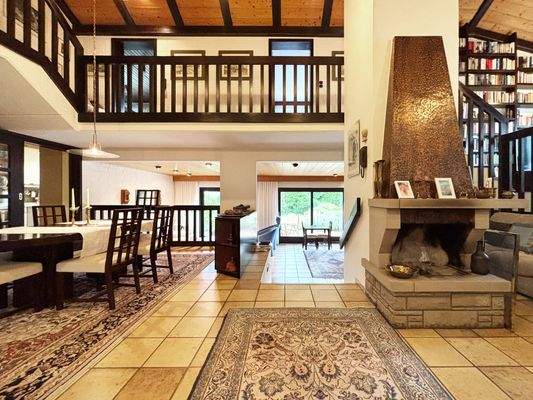 Essbereich mit Kamin