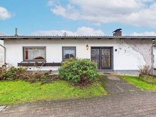 Zweifamilienhaus mit Weitblick in Neunkirchen