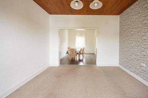 OG: Wohnzimmer, offen übergehend ins Esszimmer