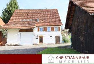 Hausansicht  mit Scheune