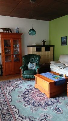 Wohnzimmer mit zusätz. Ofenheizung