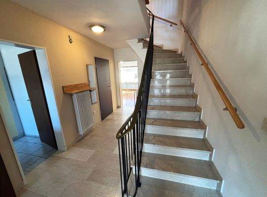 Vorraum und Stiegenaufgang