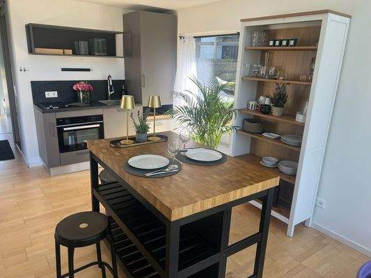 ...mit Essbereich und...