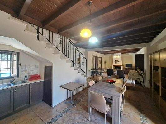 Kreta, Douliana: Elegante Villa mit Pool und Garten zu verkaufen