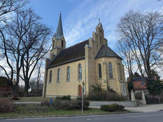 Kirche im Ort