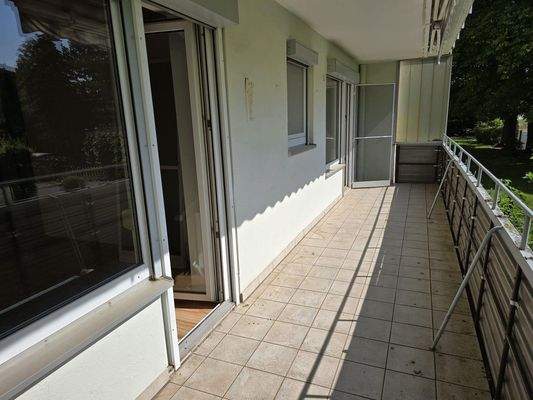 Balkon mit 2 Zugängen