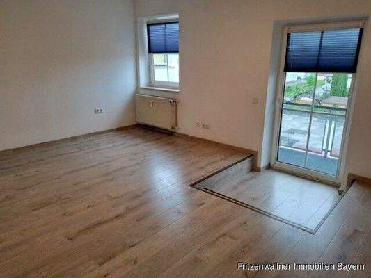 Wohnraum Bild 2 mit Zugang zum Balkon