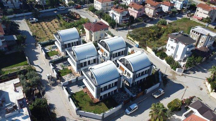 Detached Villas with Pool Near the Sea in Konaklı Alanya