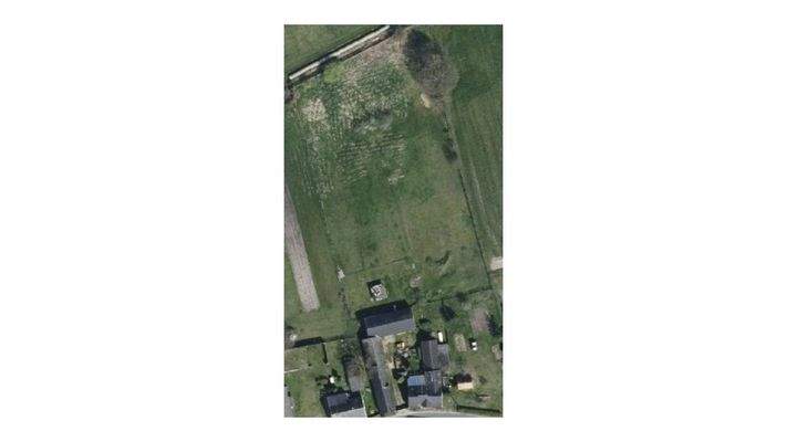 Dreiseithof mit gesamten Grundstück