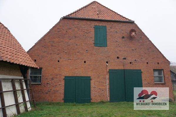 Giebelseite des Hauptgebäudes