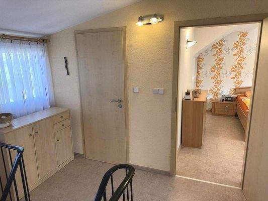 DG_Flur mit Bad und Schlafen