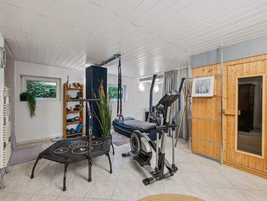 Sauna und Fitnessbereich