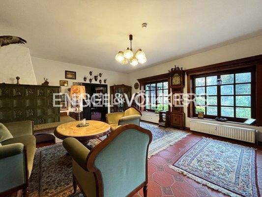 Wohnraum mit Kachelofen