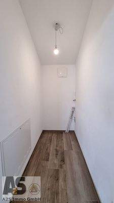 Abstellraum mit WM Anschluss